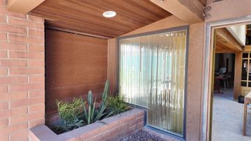 Entry planter